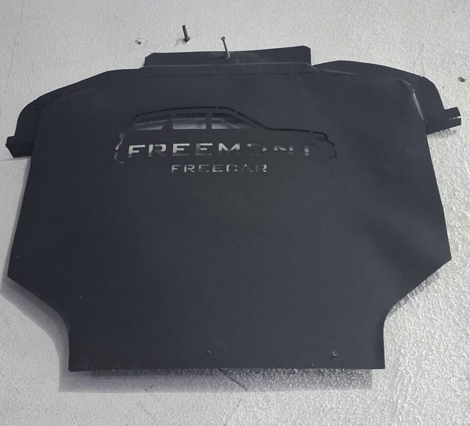 Fiat Freemont Motor Alt Koruma (Paslanmaz Sac & Pütür Kaplı) - Lazer Kesim Logo