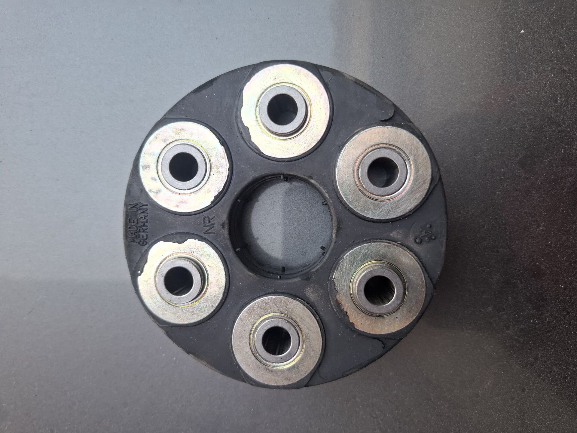 Freemont şaft arka köselesi lastiği takozu