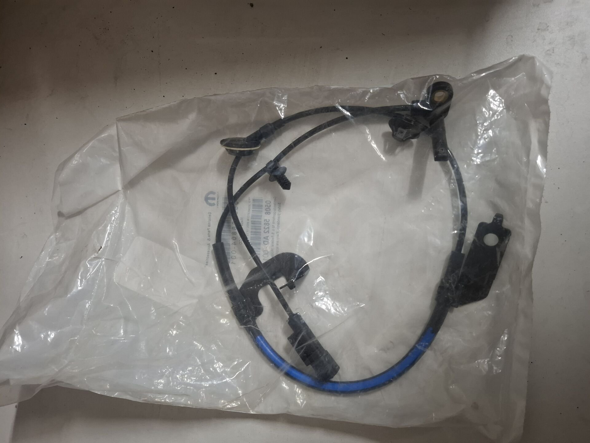 Freemont abs sensörü sağ ön mopar