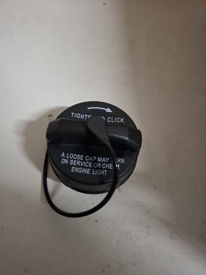 Freemont yakıt depo kapağı