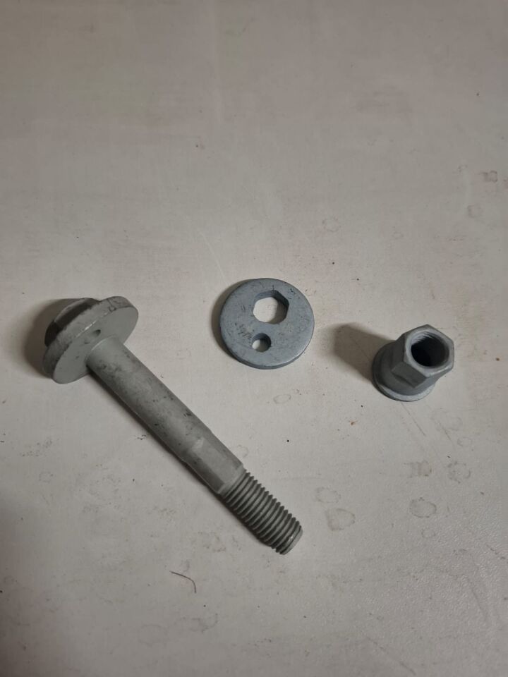 Fiat Freemont Orijinal Arka Kamber Ayar Cıvatası Seti - Tek Taraf (Sağ/Sol Uyumlu)