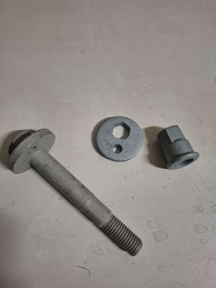 Fiat Freemont Orijinal Arka Kamber Ayar Cıvatası Seti - Tek Taraf (Sağ/Sol Uyumlu)