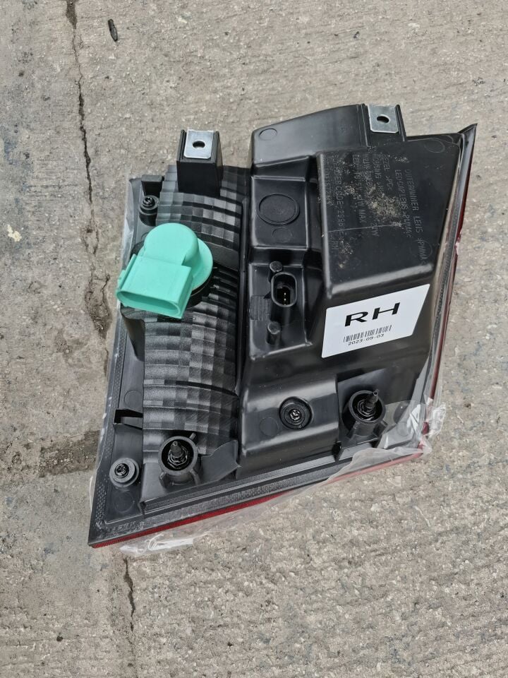 Freemont Arka Sağ İç Stop Lambası