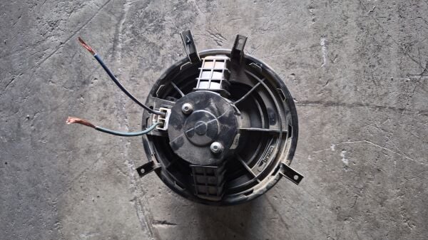 FREEMONT ARKA KLİMA FAN MOTORU